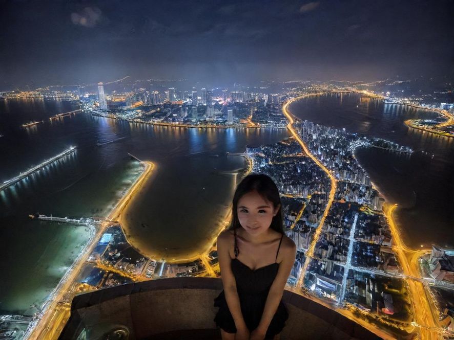 海口夜景俯瞰图,展现城市娱乐氛围